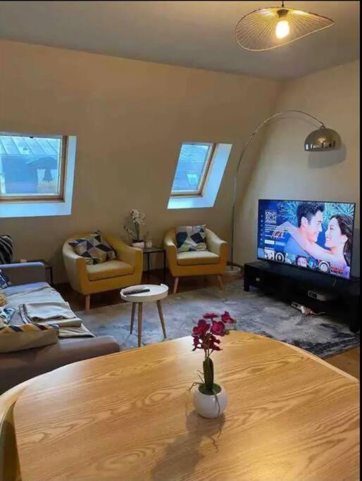 Quiet And Spacious Near Champs Elysees Appartamento Parigi