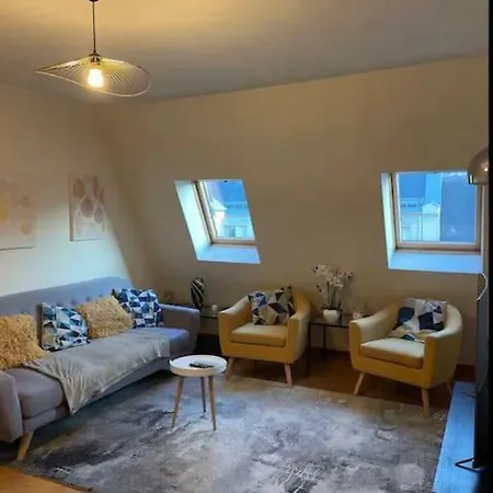 Quiet And Spacious Near Champs Elysees * Parigi